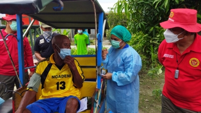 Cara Baru Pasien Suntik Vaksinasi Covid 19 Warga Desa Beringin Deli Serdang di Atas Becak
