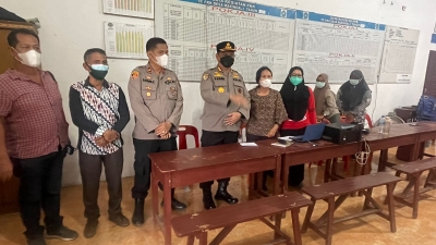 Irwasda Polda Sumut Tinjau Kegiatan Vaksin di kantor Kepala Desa Marindal 1