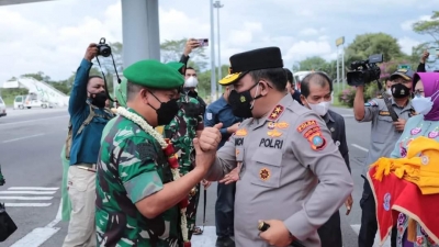 Pangdam I/BB Tiba di Bandara Internasional Kualanamu di Sambut Kapolda Sumut dan Forkopimda Sumut