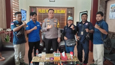 Kapolres Pelabuhan Belawan AKBP Janton Silaban SH SiK Mkp menerima Kunjungan tim Insan awak Media di ruangan Kapolres Pelabuhan Belawan,Selasa 26/7/2024