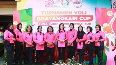 Ketua Bhayangkari Cabang Binjai Hadiri Pembukaan Turnamen Voli Bhayangkari Cup Zona-1