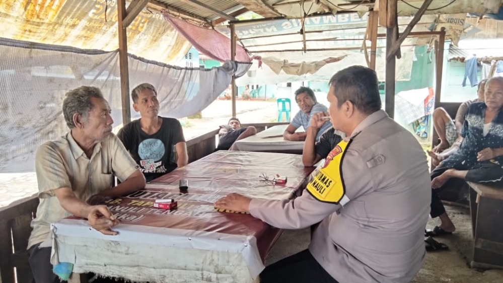 Bhabinkamtibmas Polres.Sibolga Kunjungi Warga Berikan Pesan Kamtibmas