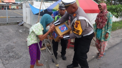 Menyambut Hari Jadi Lalu Lintas Ke-69, Sat Lantas Polres Binjai Berikan Bantuan Sosial Langsung Terhadap Masyarakat