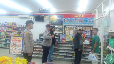 Polsek Pakpak Bharat, Ciptakan Kamtibmas Kondusif Melalui Polsek Salak dan Polsek Sukaramai Dengan Patroli Blue Light