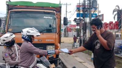 Dirlantas Polda Sumut Kombes Muji Ediyanto Tindak Pelanggar Lalu Lintas Di Jalan SM Raja, 33 Pool