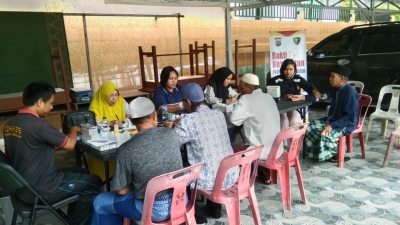 Sidokkes Polres Sibolga, Gelar Pelayanan Kesehatan Gratis Untuk Masyarakat di Masjid Al-Munawar