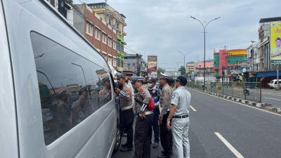 Polisi Gelar Operasi Penindakan Terhadap Angkutan Plat Hitam di Sumut