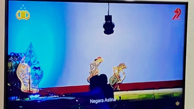 Hari Bhayangkara Ke-79, Polres Pakpak Bharat Dihadilri Sekda Kab Pakpak Bharat Nonton Bareng Wayang Kulit