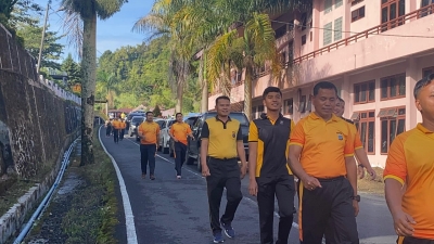 Wakapolres Pakpak Bharat Pimpin Olah Raga Rutin Untuk Ciptakan Jasmani dan Rohani Yang Sehat