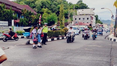 Polisi 0i Dusanak Satlantas Polres Sibolga Laksanakan Himbauan.Tertib Lantas di Jalan Raya