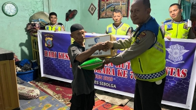 Peduli Sama Warga, Satlantas Polres Sibolga Laksanakan Bakti Sosial Meriahkan HUT Lalulintas Bhayangkara ke-70 Th 2025