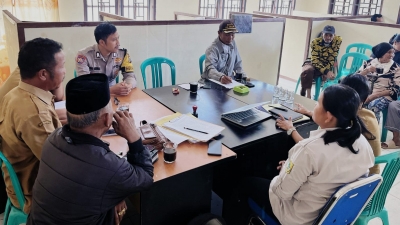 Bhabinkamtibmas Ajak Masyarakat Jaga Kamtibmas dan Manfaatkan  Layanan Call Center 110