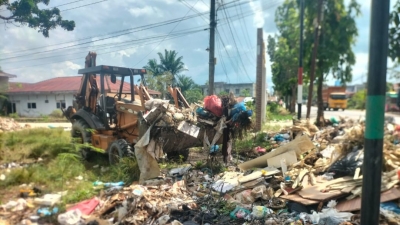 PT Timbang Langsa Kembali Kerahkan alat Berat dan Personel 