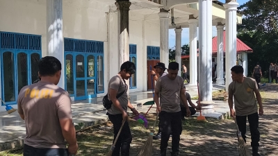 Sambut Natal 2025, Polres Pakpak  Bharat Gelar Bakti Sosial Religi dj Masjid Agung Salak