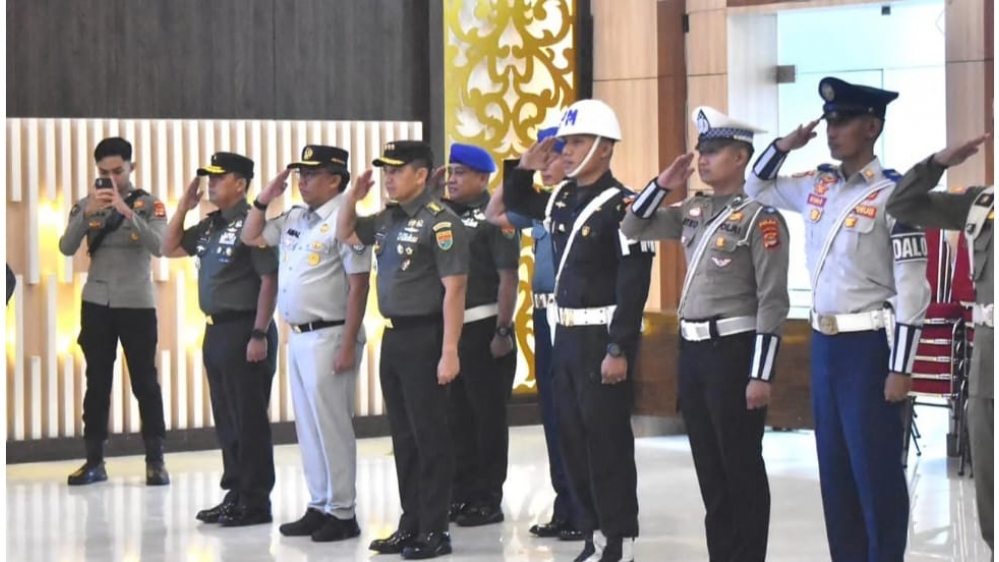 Kasrem 043/Gatam Hadiri Apel Gelar Pasukan Operasi Keselamatan Krakatau 2026 Polda Lampung