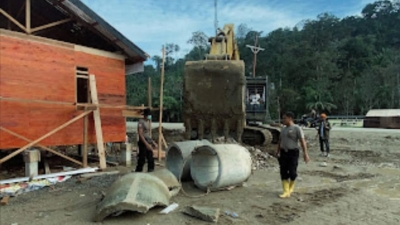 Bergerak Bersama Brimob Polda Sumut dan Warga Batang Toru, Pulihkan Kehidupan Pascabencana