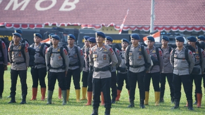 100 Personel Brimob Polda Sumut Bergerak Menuju Karo Temani Warga di Tengah Erupsi Gunung Sinabung